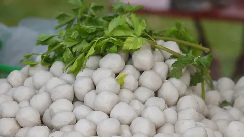 มันมากับอาหาร : บอแรกซ์กับลูกชิ้นปลา