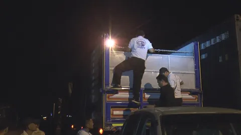 พาณิชย์ตากสั่งยึดข้าวจากเมียนมาไม่มีใบขนย้าย 7 รถพ่วงหนักราว 300 ตัน