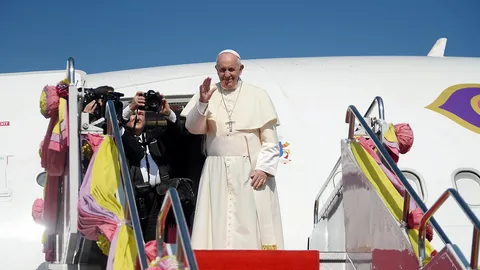 รบ.ไทยจัดพิธีส่งเสด็จ โป๊ปฟรานซิส เดินทางไปยังกรุงโตเกียว ประเทศญี่ปุ่น