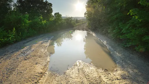 ห้องร้องทุกข์ :  ถนนสายวังน้ำเย็น จ.กระบี่ เป็นหลุมเป็นบ่อมานานกว่า 8 ปีแล้ว