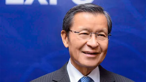 บุคคลในข่าว : สันติ วิริยะรังสฤษฎ์ เปิดงานมหกรรมการเงินส่งท้ายปี ครั้งที่ 3