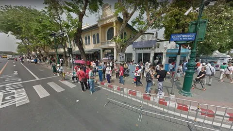 เดินหน้าอุโมงค์ลอดถนนหน้าพระลาน