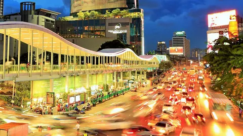 เหะหะพาที : “ประตูนํ้า” ...วันนี้ นักท่องเที่ยวยังแน่น