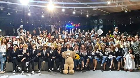 "ซีบอย & ซีเกิร์ล" บินลัดฟ้า จัดมีตติ้งมินิคอนเสิร์ตเมืองไทย