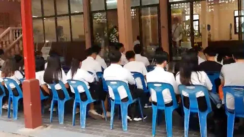 บรรยากาศ “รดน้ำศพน้องกาย” เศร้าสลด ขอให้วิญญาณไปสู่สุคติ