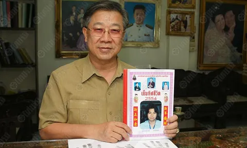 เจ๋งเปิดหนังสือดูดวง 'เฉพาะคน' ครั้งแรกในโลก ชี้ 'ยิ่งลักษณ์' ไม่ถึงนายก