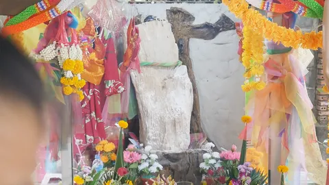 เซียนหวยนับพัน ขอเลขเด็ด "เจ้าแม่ตะเคียนหิน" หลังให้โชค "จ่าตี๋" 114 ล้าน