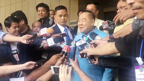 บิ๊กป้อม ชี้ แคมเปญ ”วิ่งไล่ลุง” ต้องดูกฎหมาย เข้าข่ายชุมนุมหรือไม่ (คลิป)