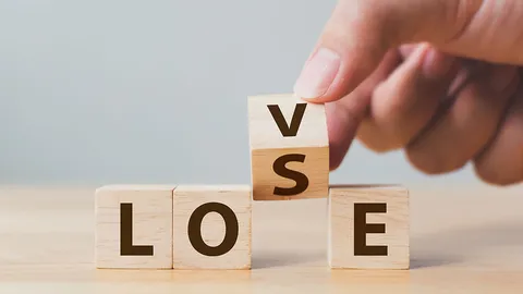 อยากคบเขาเพื่อประชดแฟนเก่า แต่ดัน...รัก