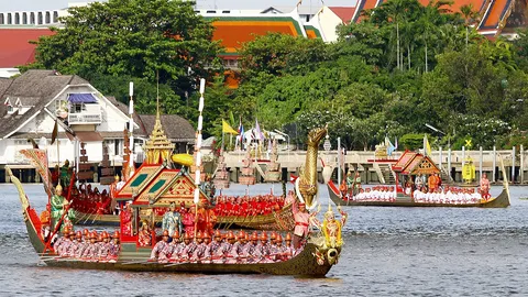 เกร็ดความรู้ "เรือเหล่าแสนยากร" 48 ลำ ขบวนพยุหยาตราทางชลมารค ร.10