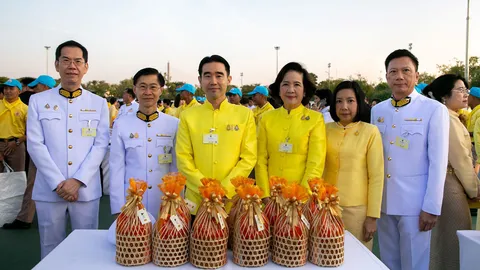 กลุ่มบีเจซี บิ๊กซี ร่วมทำบุญตักบาตรเนื่องใน “วันพ่อแห่งชาติ”