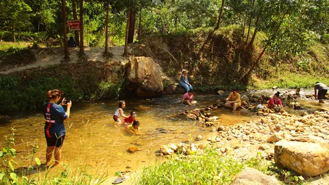 อากาศหนาวต้องไปพังงา ลงบ่อน้ำพุร้อนคลองปลายพู่ แช่น้ำอุ่นแถมบำบัดโรคได้