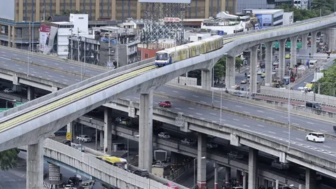 ทดลองจัดจราจรใหม่ 5 แยกลาดพร้าว