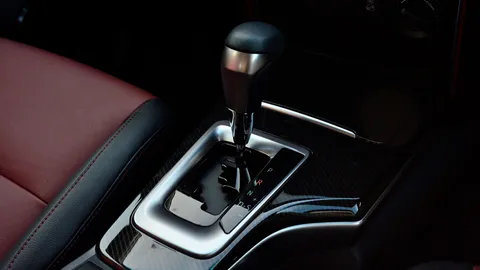 เกียร์ออโต้ ติดไฟแดง ใส่เกียร์ P ระวังพัง! 