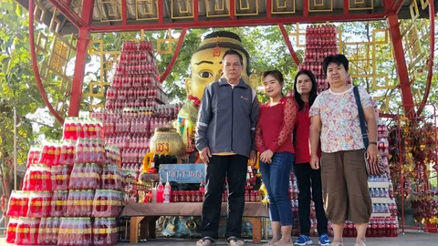 ผช.พยาบาลเฮงถูกหวยเงินแสน ถวายน้ำแดง 100 แพ็ก แก้บนกุมารเจ้าสัวเฮง