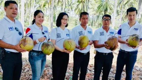 เพื่อไทย ลุยสวนมะพร้าว ทับสะแก-บางสะพาน ชี้ โดนลอยแพถึง 5 ปี  