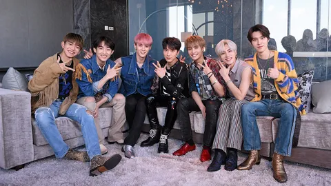 บอยแบนด์ดาวรุ่งจีน "เวย์วี" สุดฮอต "เตนล์" เผยเสน่ห์แฟนคลับไทยไม่เหมือนใคร (คลิป)