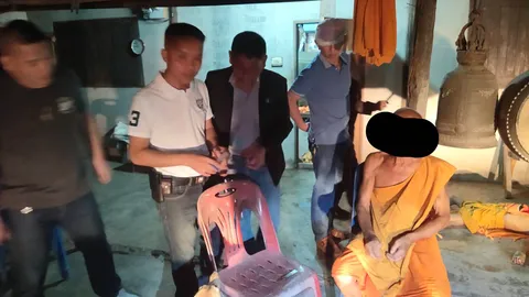 'หลวงตา' จ้วงแทง 'หลวงพ่อ' พระรุ่นน้องดับ หลังถูกก่อกวน จนทนไม่ไหว
