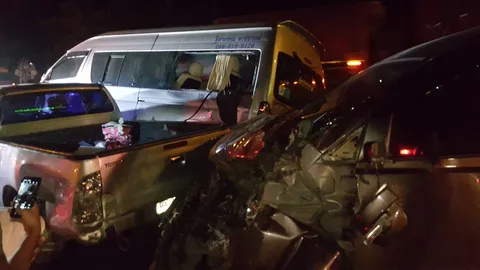 รถเบรกกะทันหัน ชนท้ายกัน 6 คันรวดบนถนนมิตรภาพสระบุรี เจ็บ 1 ราย