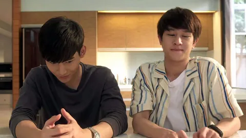 “โอห์ม” ทำ “ฟลุ้ค” ขาอ่อน! เกิดอะไรขึ้นในห้องนอน??