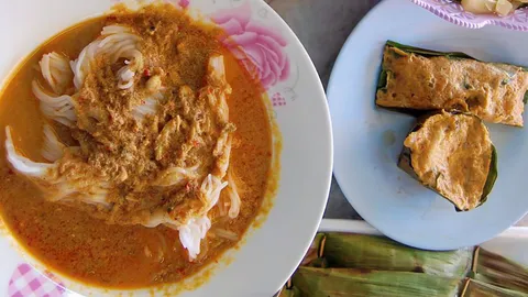 คุณชายตะลอนชิม : ห่อหมก-ขนมจีนภูเก็ต ร้าน “ป้าจิ๋ว” บ้านเพ