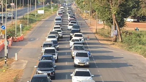 คาดติดยาวถึงพรุ่งนี้เช้า ถนนสาย 304 ปราจีนบุรี สาหัสกว่า 20 กม.