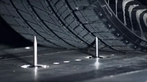 ไม่ต้องเติมลม ไม่บวม ไม่ระเบิด! MICHELIN UPTIS ยางไร้ลม
