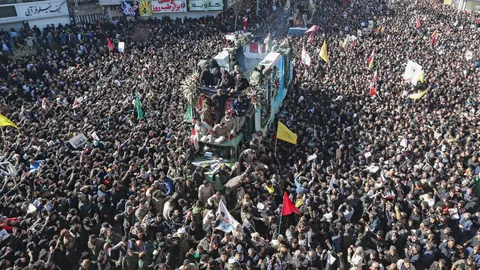 ช็อก อิหร่านเหยียบกันตายสลด 35 เจ็บเพียบ แห่อาลัยพิธีฝังศพนายพลโซไลมานี่