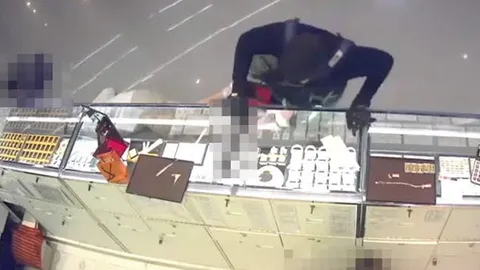 โพล ชี้ สนใจ ข่าวปล้นร้านทอง ลพบุรี มากสุด กว่า 95% หนุน มีโทษประหาร 