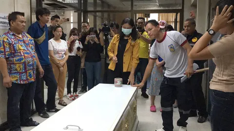 แม่ร่ำไห้รับศพ กุ๊กกิ๊ก เหยื่อไอซ์หีบเหล็ก ตร.จ่อฟันเพิ่ม ฆ่า-อำพราง