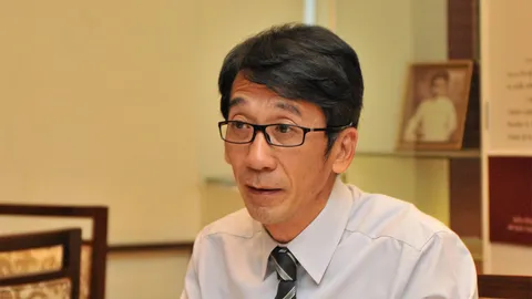 บทบรรณาธิการ : “ยุบ” แบบประชาธิปไตย