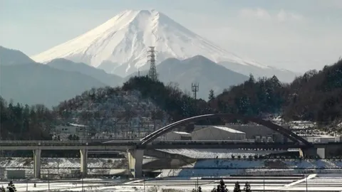 ร้อยแปดพันเก้า : เจแปนิสแมกเลฟ