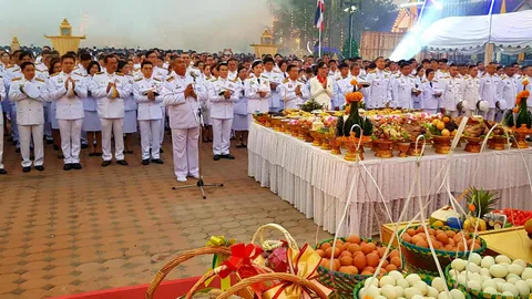 แห่ชม "สงครามยุทธหัตถี" งานอนุสรณ์ดอนเจดีย์ เทิดพระเกียรติพระนเรศวรฯ