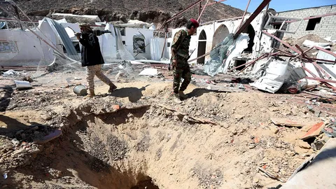 ยอดตายพุ่งกว่าร้อย กบฏถล่มทหารเยเมน