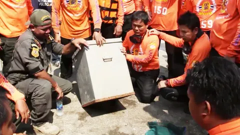 เจออีก "หีบเหล็ก" จมอยู่กับเศษกระดูกในบึงข้างบ้าน ไอซ์ จอมโหด 