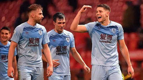 57 ปีที่รอคอย “เบิร์นลีย์” ล้างอาถรรพณ์ บุกชนะผีแดงคาถิ่นได้แล้ว