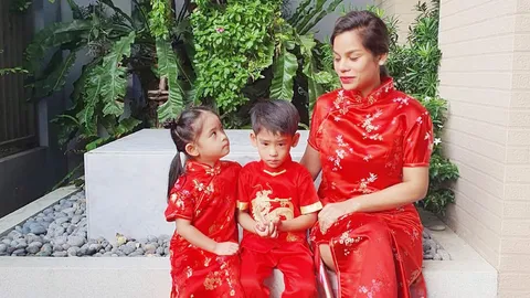 แม่โอปอล์ แทบร้องไห้ เมื่ออยากถ่ายรูปกับลูก แต่ น้องอลิน ขอไม่ร่วมเฟรม