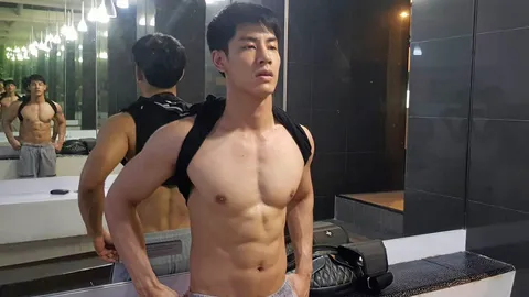 "บอล กัมมัญญ์" แซ่บทรมานใจสาวๆ อวดหุ่นเฟิร์มใน “มือปราบข้าวสารเสก”