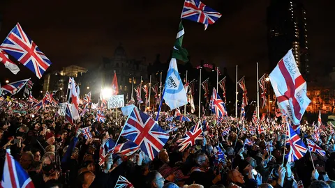 เปิดฟ้าส่องโลก : 2564 จะรู้ว่าอังกฤษเจอนรกหรือสวรรค์