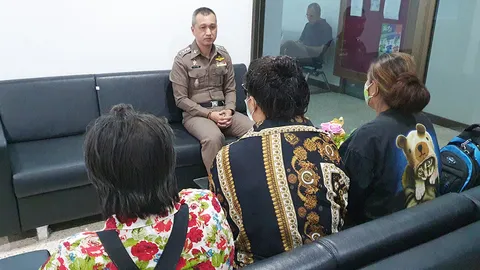 2 สาวรุ่นใหญ่ตบเด็กหญิงวัย 14 บอกลงมือเพราะหึงหวง หลังแชตมาคุยกับผัว