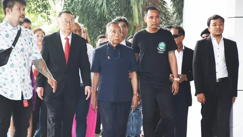 เลื่อนอ่านคำพิพากษา นปช.บุกบ้านป๋าเปรม 30 เม.ย. "นพรุจ" ไม่ได้รับหมายศาล 