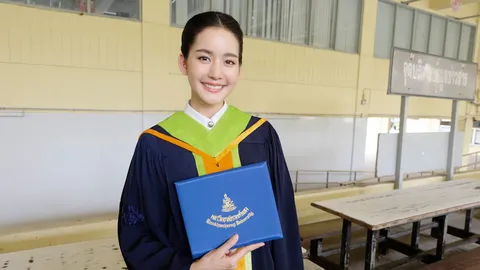 โบว์ เมลดา ดีใจเรียนรามจบ 4 ปี ไม่มีเวลาเข้าเรียน ฮึดอ่านหนังสือเอง