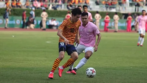 "จุฬาฯ" พลิกแซงดับ "ธรรมศาสตร์" 2-1 คว้าแชมป์ ฟุตบอลประเพณี ครั้งที่ 74