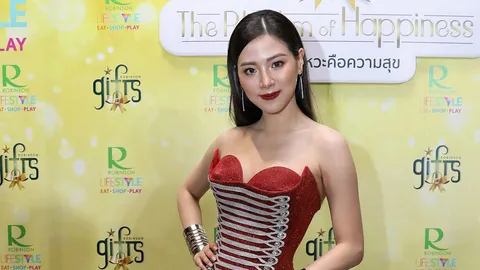 ซุบซิบกับหมวยแซบ : ใบเฟิร์น พิมพ์ชนก ไม่ได้ปิดหัวใจ แต่พอเปิดใจ กลับไม่มีคนเข้ามาจีบ