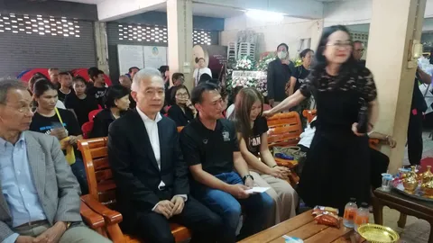 สุวัจน์-เทวัญ เยี่ยมเหยื่อกราดยิงโคราช เป็นประธานรดน้ำศพ น้องเจมส์บอนด์