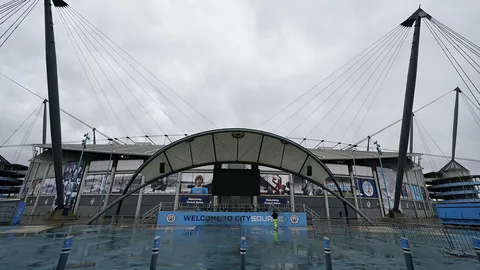 ฟ้าฝนไม่เป็นใจ พรีเมียร์ลีกสั่งเลื่อนเกมเรือใบปะทะขุนค้อน