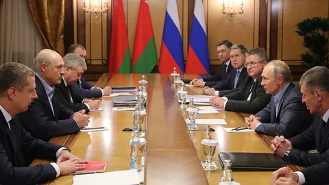 เปิดฟ้าส่องโลก : โครงการล้อมกรอบรัสเซีย (2)