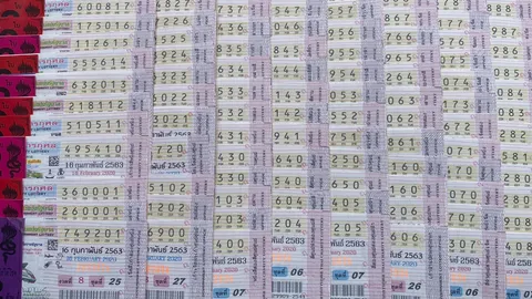 พาส่องสถิติ "หวยออกวันอาทิตย์" นักคำนวณยิ้มหวาน "เลขเด็ด" โผล่เพียบ