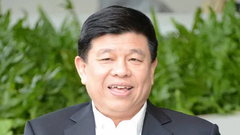 บุคคลในข่าว : สุรศักดิ์ กาญจนรัตน์ เป็นประธานเปิดการเสวนา ที่โรงแรมมิราเคิลฯ