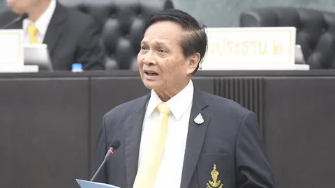 ส.ก. ลงคะแนนลับ เลือก "นิรันดร์" นั่งเก้าอี้ประธานสภา กทม. คนที่ 21  